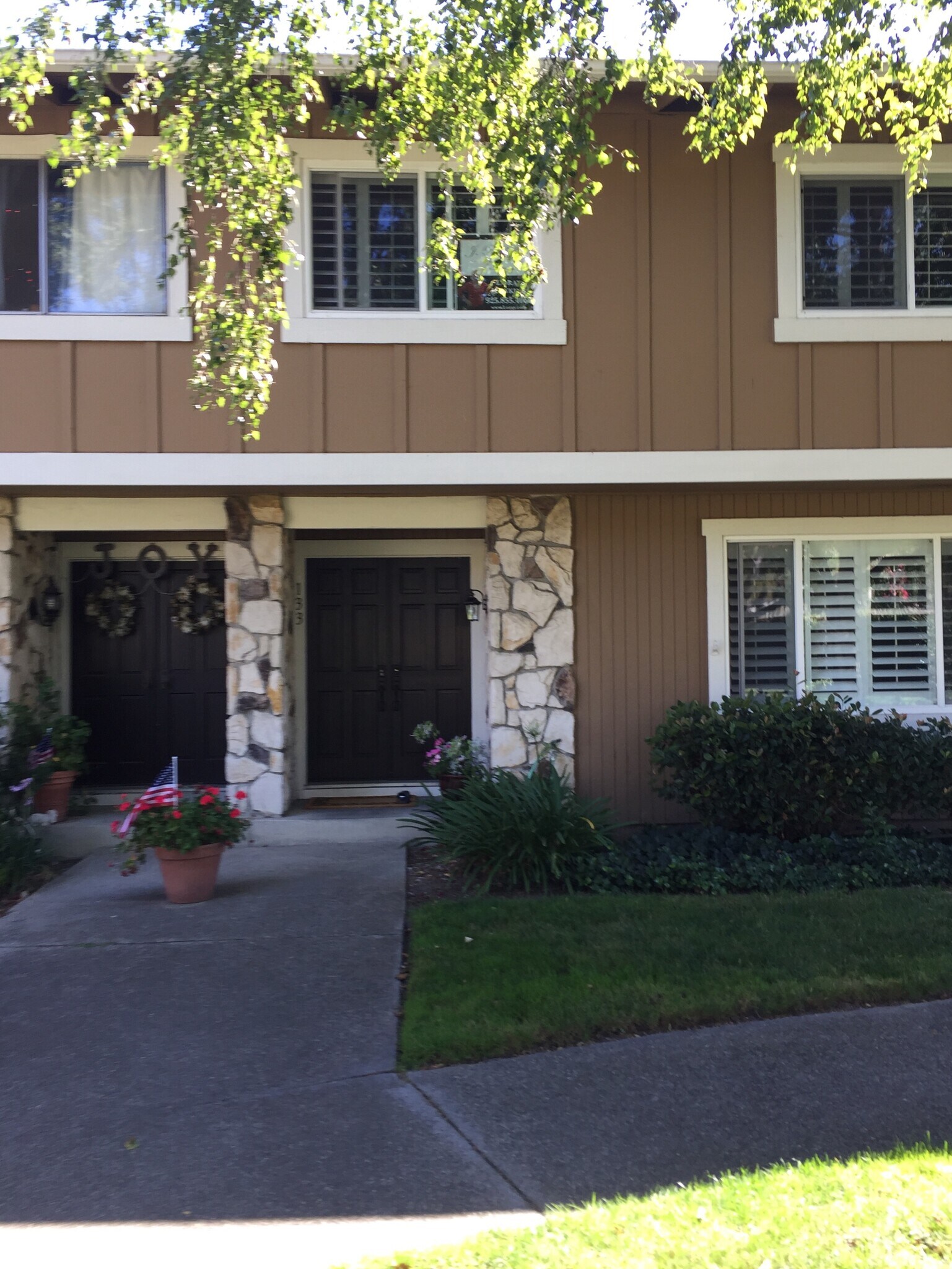 Garden like entrance to TH - 133 Lawnview Cir