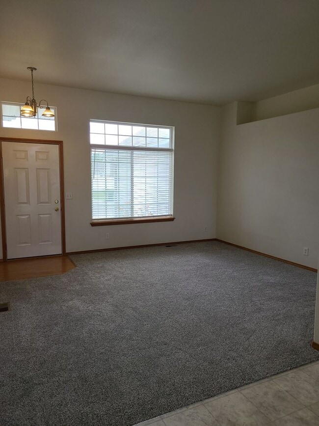 Building Photo - Lovely 3 Bedroom 2 Bath Sunshine Meadows Home for Rent!