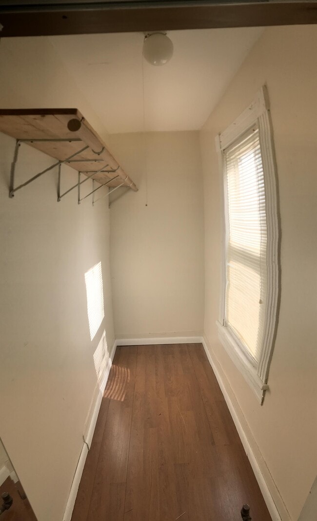 Building Photo - 164 Chauncey Pl