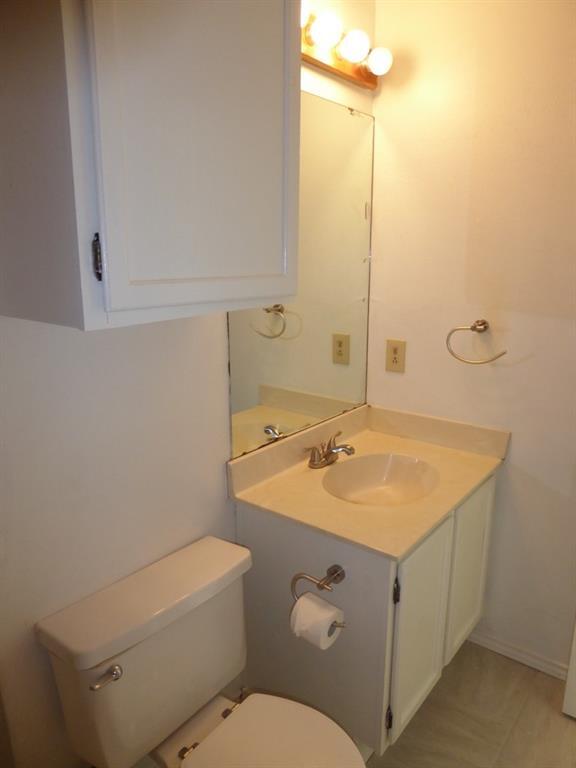 Building Photo - 9102 Sanger Dr