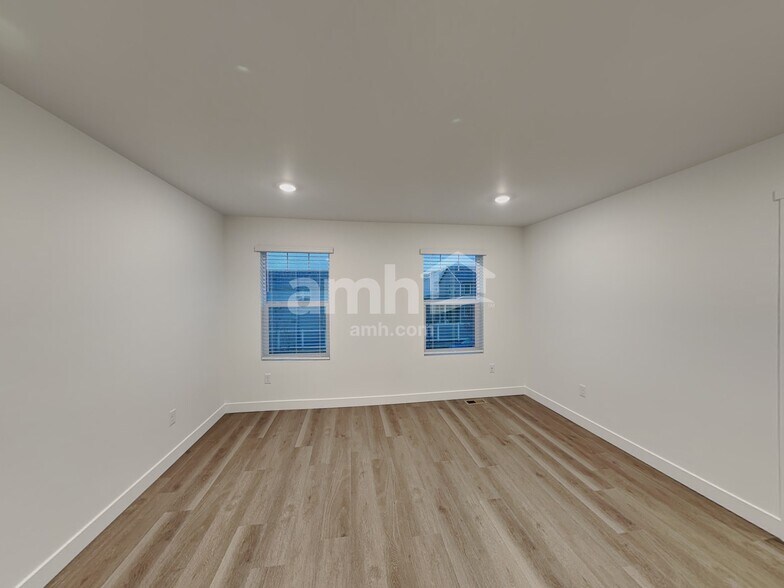 Building Photo - 8560 47th Pl NE