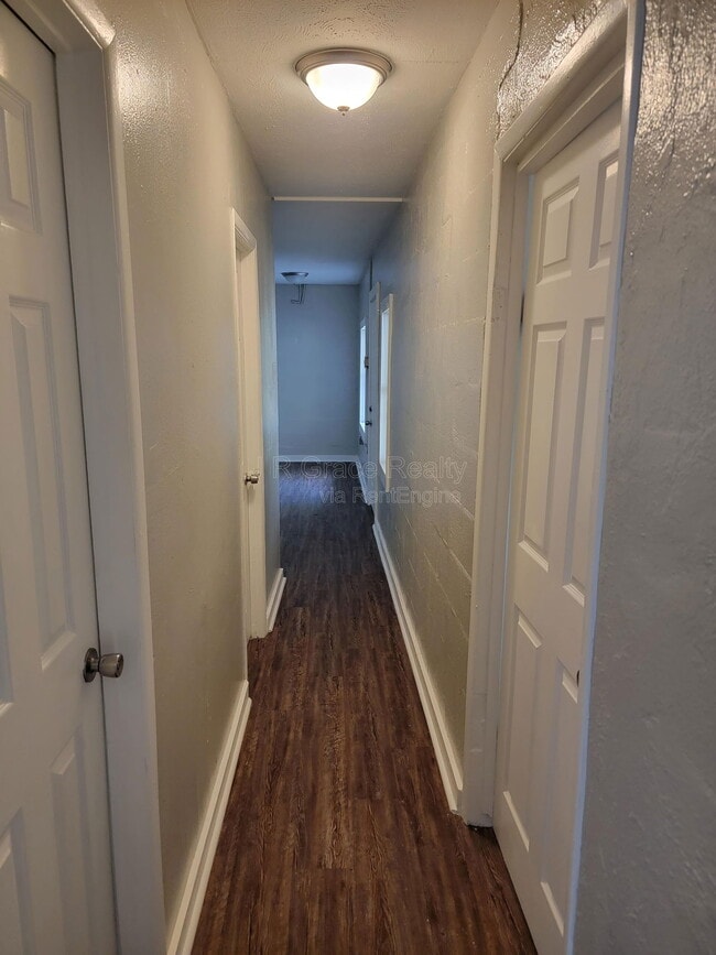 Building Photo - 1118 Oaklawn St