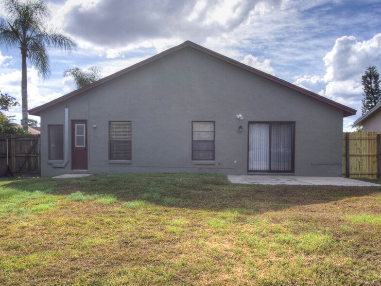 Building Photo - 1505 Cougar Ct