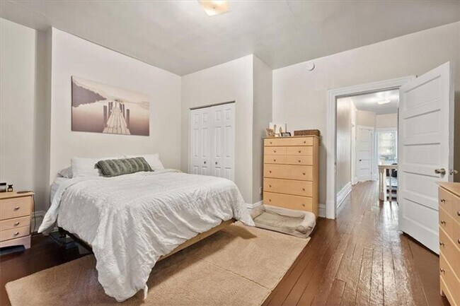 Building Photo - Beautiful 3 Bed/1 Bath in Pittsburgh's Lawrenceville Neighborhood - Prime Location!! - Available ...
