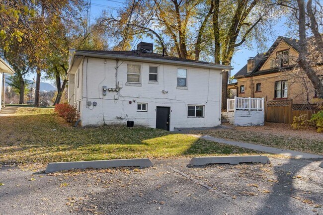 Building Photo - Javid Properties Triplex