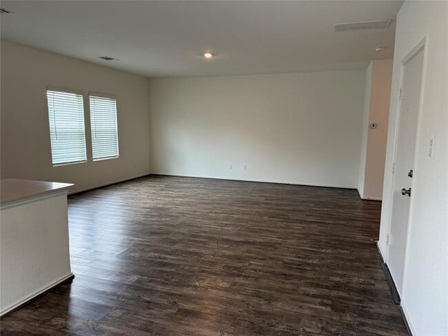 Building Photo - 112 High Hill Cv