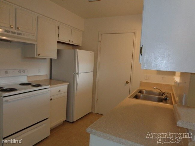 Building Photo - 2 br, 2 bath Townhome - Parkside Townhomes...