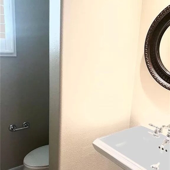 Building Photo - 16 Via Soria