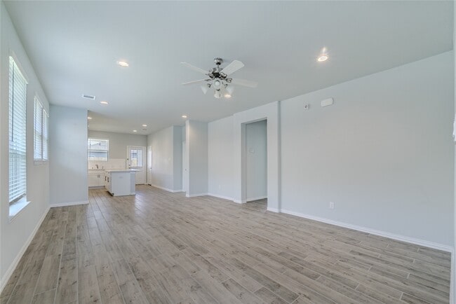Building Photo - 10323 Birch Peak Dr