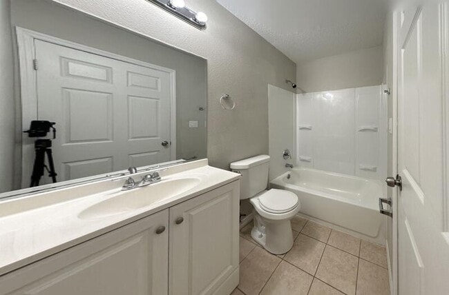 Building Photo - 425 F St