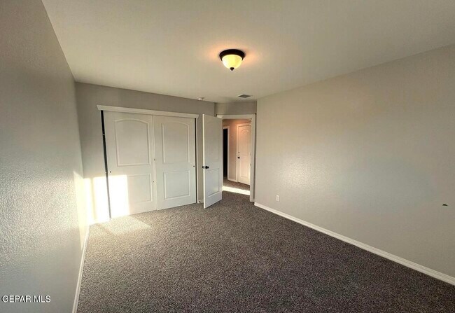 Building Photo - 5849 Dalhart Dr