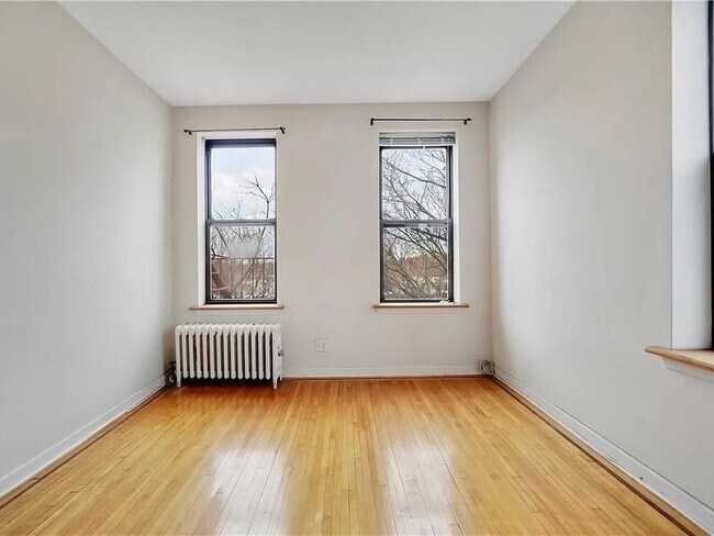 Building Photo - 460 Ovington Ave