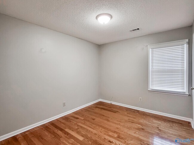 Building Photo - 116 Portal Ln