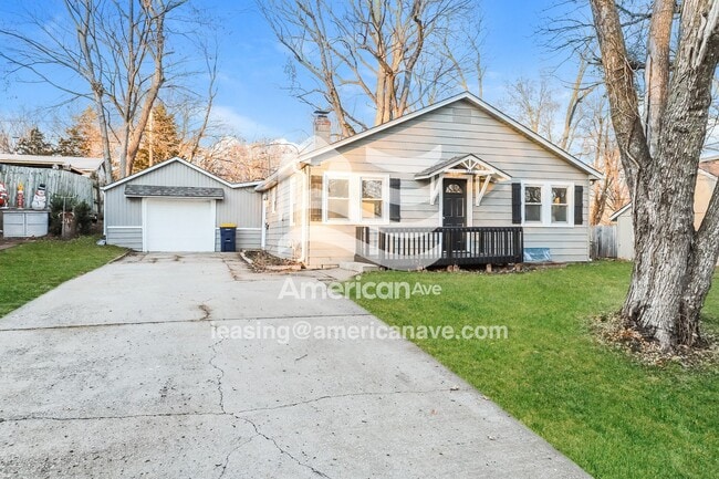 Building Photo - 5220 NE 46th Terrace