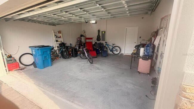 Building Photo - 1046 Grantham Ln