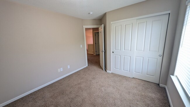 Building Photo - Great four bedroom home in Aloha!