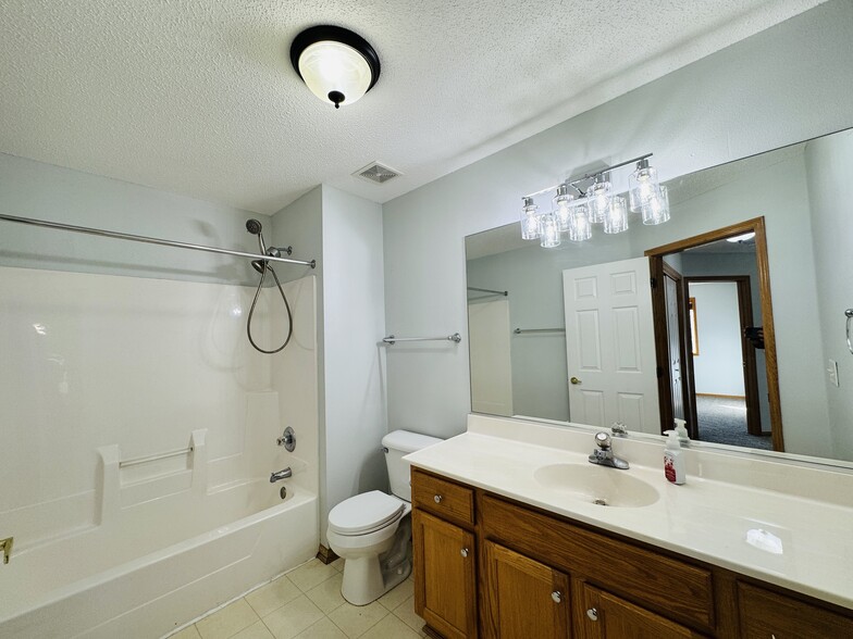 Building Photo - 7425 Wistful Vista Dr