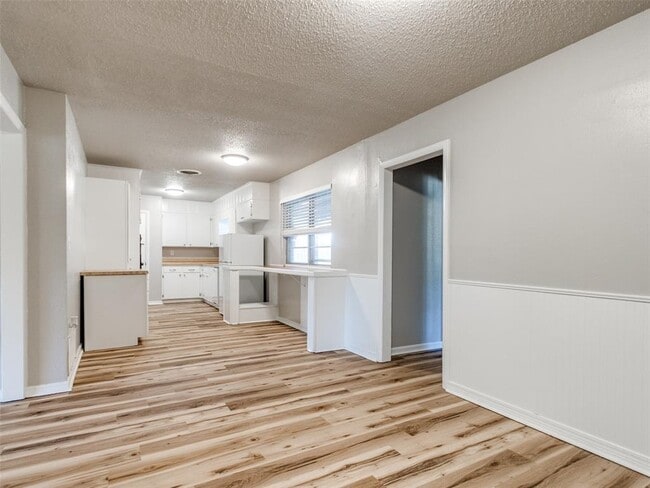 Building Photo - 1617 Avondale Dr