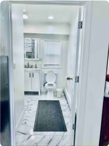 Building Photo - A1 Carlson Ct