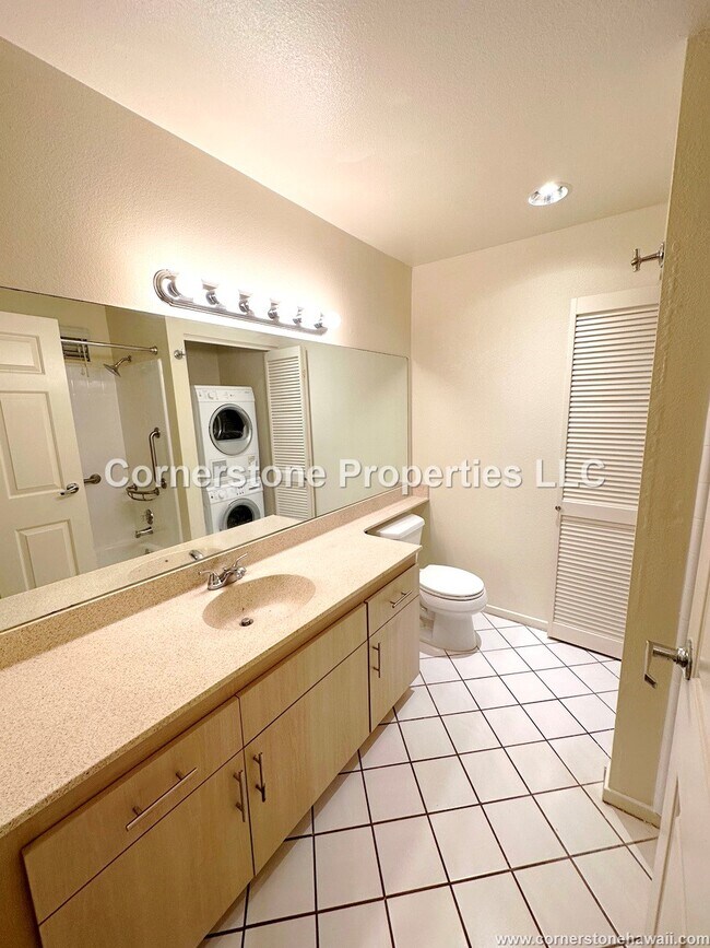 Building Photo - 95-270-270 Waikalani Dr