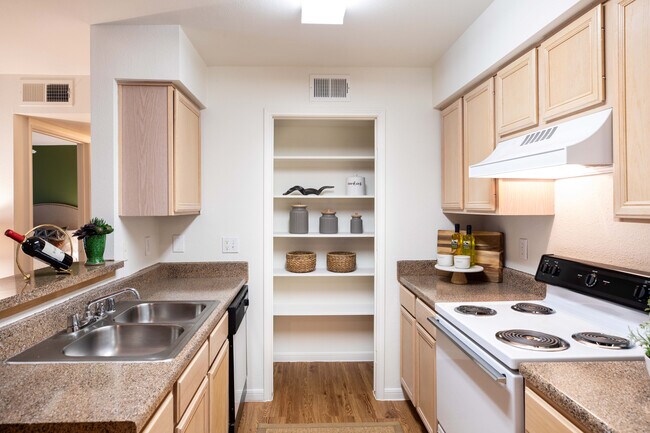 Kitchen & Large Pantry - Memorial Heights at Washington