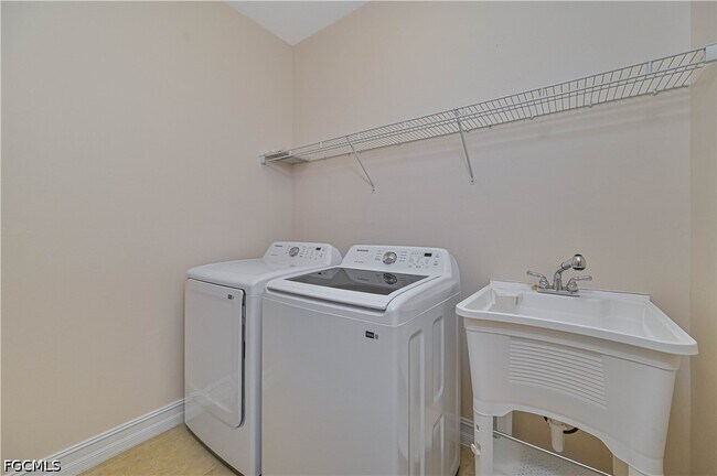 Building Photo - 3899 Eldon St