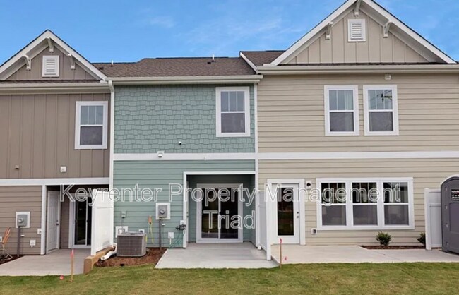 Building Photo - 1729 Granby Hts Dr