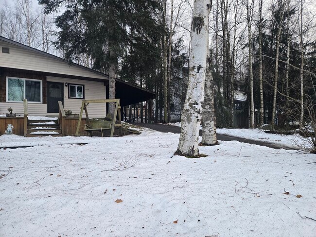 Front yard, deck and carport - 4119 Lana Ct