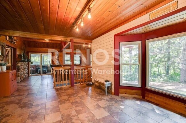 Building Photo - 3BD/2.5BA Home in Elk River Available Now!