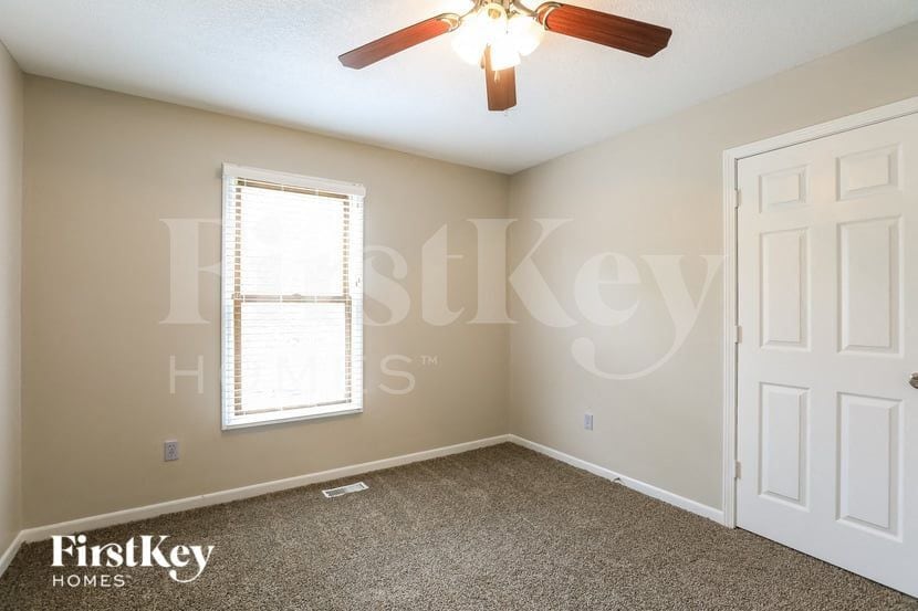 Building Photo - 8236 N Hope Ave