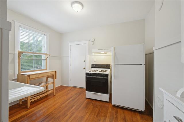 Cute kitchen - 8139 Cohn St