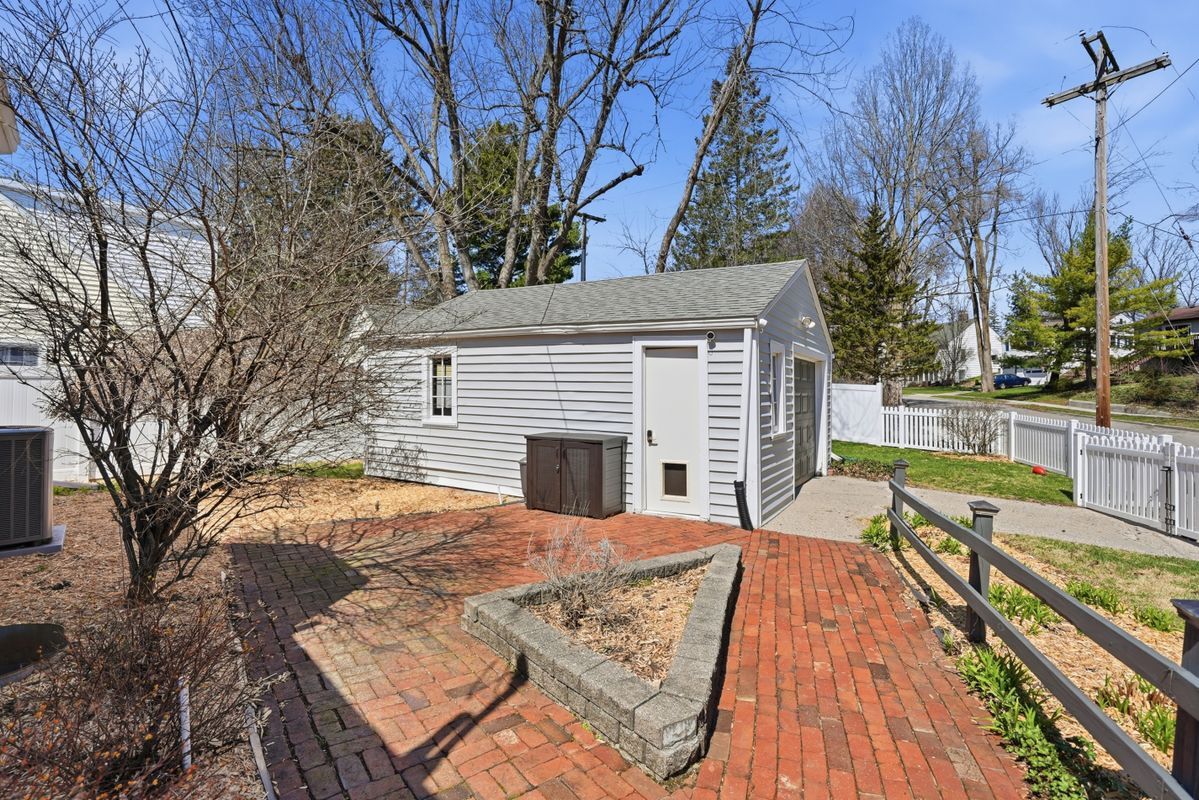 Building Photo - 1102 Arborview Blvd