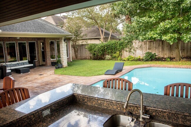 Building Photo - 3039 Bonnebridge Way Blvd