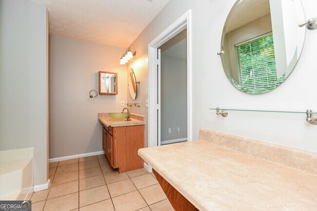 Building Photo - 3714 Crescent Hill Ln