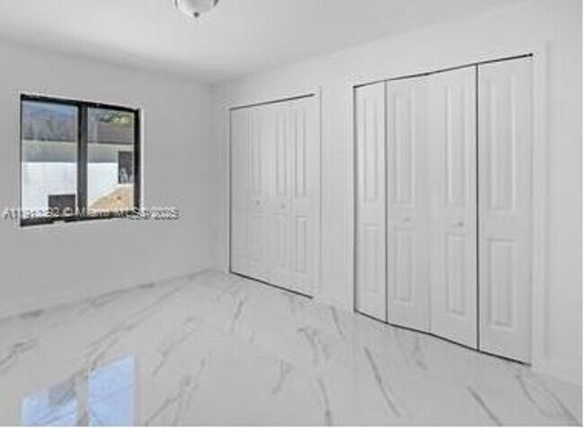 Building Photo - 152 NW 18th St