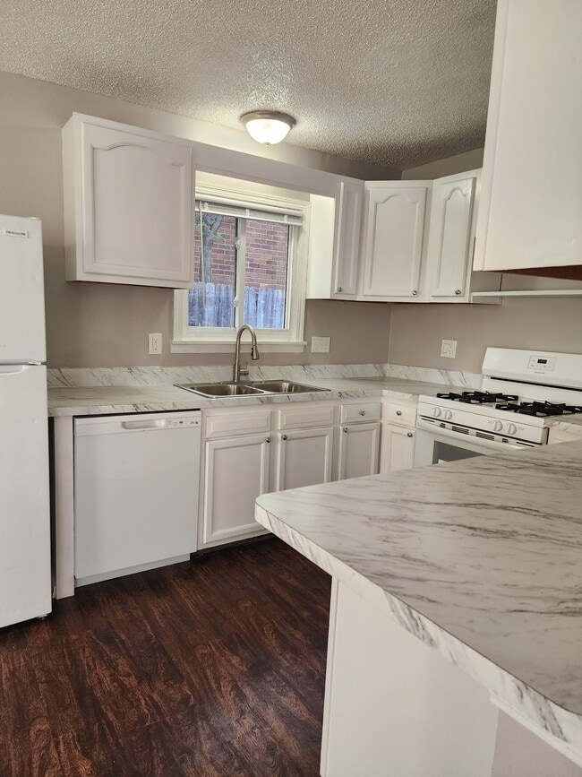 Building Photo - 8619 Republic Ave