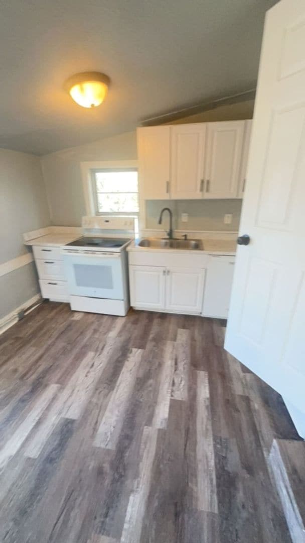 Building Photo - Winter Monthly Price Reduced!