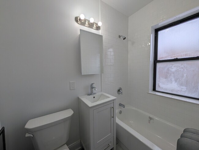 Building Photo - 2706 N Spaulding Ave