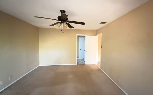 Building Photo - 6042 Spring Time St