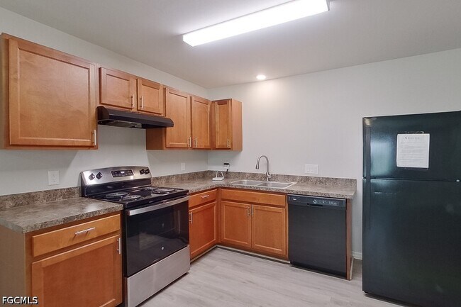 Building Photo - 3214 65th St W