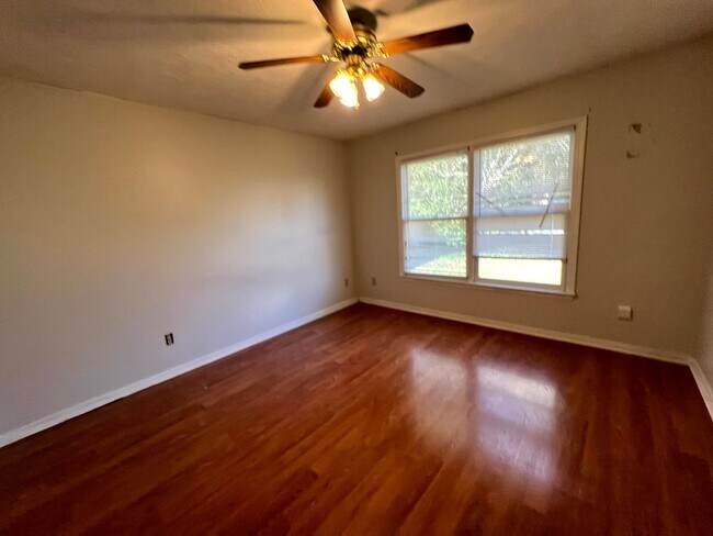 Building Photo - 5708 Icarus Cir