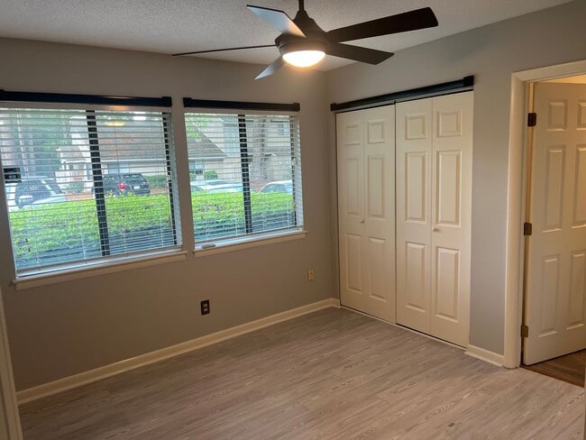 Building Photo - Wonderful One-Level, First Floor Marsh Sid...