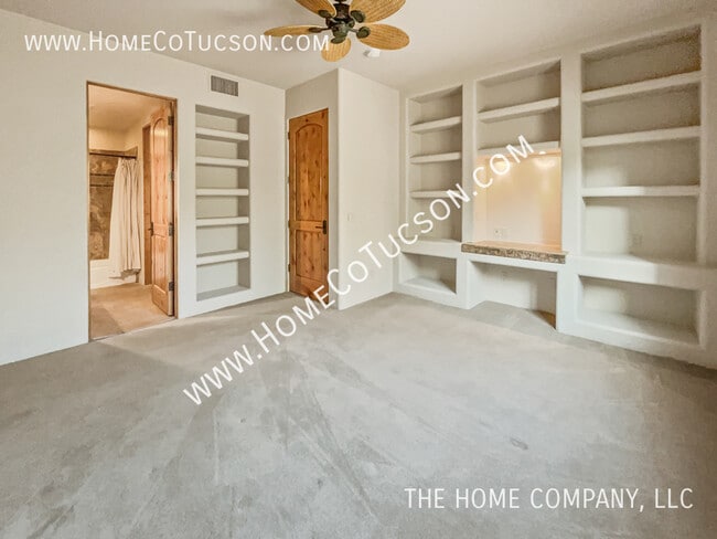 Building Photo - 1621 E Crimson Canyon Pl
