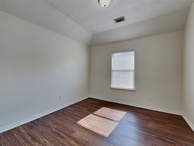 Building Photo - 30622 N Sulphur Creek Dr