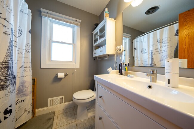 Building Photo - 7801 Noble Ave N