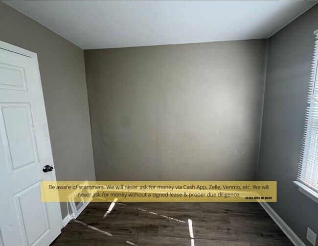 Building Photo - 10135 Cabot Dr