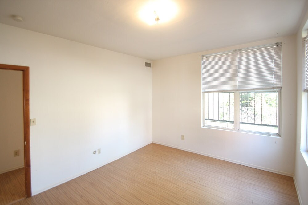 Building Photo - 507 Pitt St