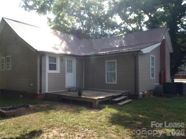 Building Photo - 729 Spruce St