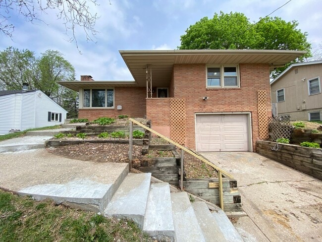 Primary Photo - 3 Bedrooms 2 Full Bathrooms Finished Basem...