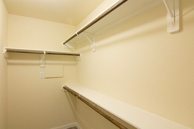 Building Photo - 8627 Doris Oaks Cir